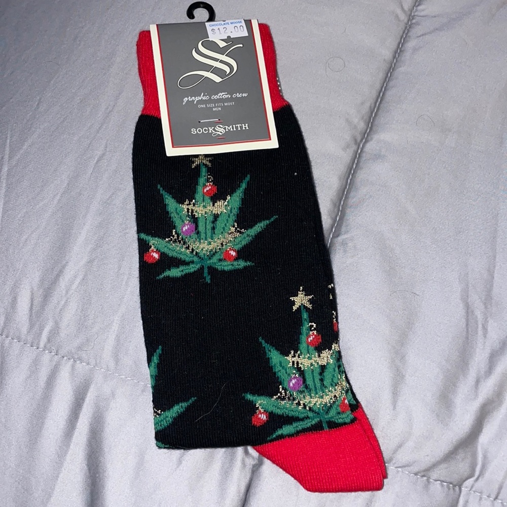 Holiday Spirit “Leaf” Socks